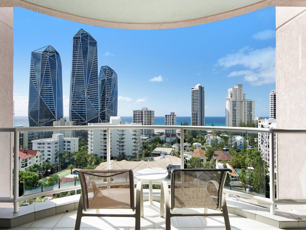 Gold Tower In The Oaks Hotel Surfers Paradise - 1020 - Accommodation Gold Coast